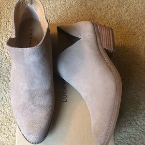 New NIB Lucky Brand Frankela Tan Booties 9